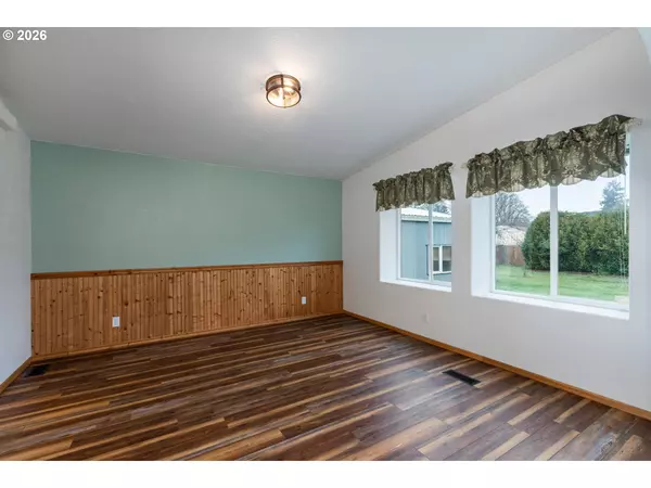 St Helens, OR 97051,114 SHERMAN PL