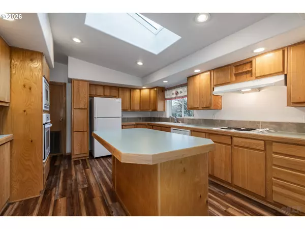 St Helens, OR 97051,114 SHERMAN PL