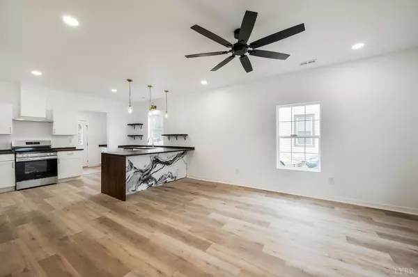 Lynchburg, VA 24504,2032 Poplar ST