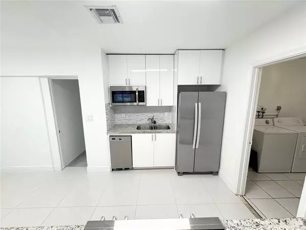 Tamarac, FL 33321,5719 NW 86th Ave