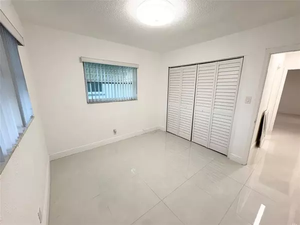 Tamarac, FL 33321,5719 NW 86th Ave