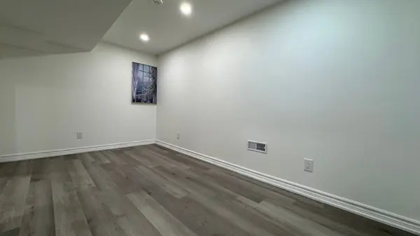 Oakville, ON L6L 2J8,1176 Willowbrook DR #Lower