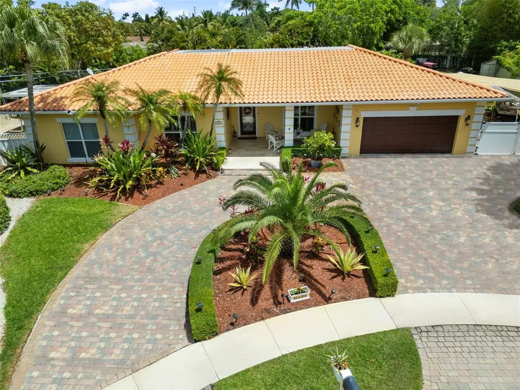 Weston, FL 33326,16686 Golfview Dr