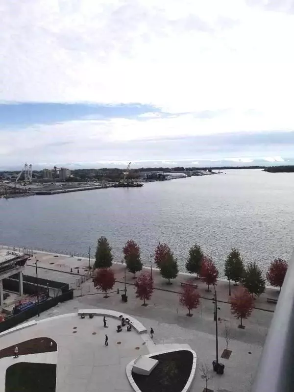 Toronto C08, ON M5A 1L1,1 edgewater DR #621