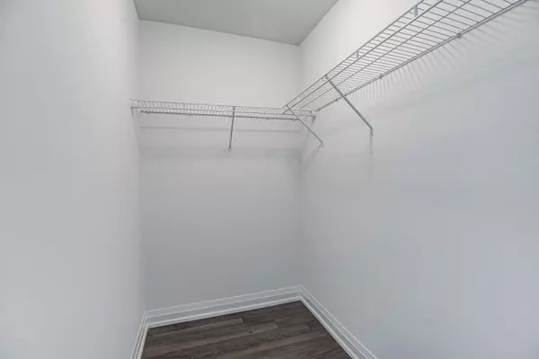 Toronto E09, ON M1G 0A8,10 Meadowglen PL #201