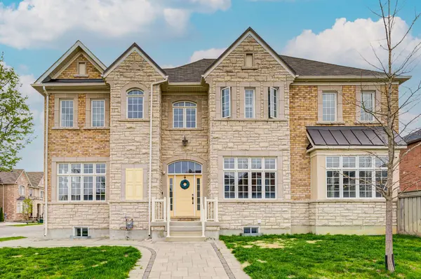 55 Major CRES, Aurora, ON L4G 0X5