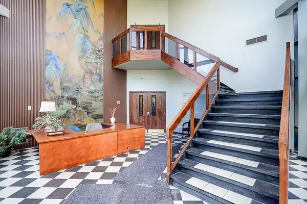 Burlington, ON L7L 5K6,940 Sheldon CT #Main