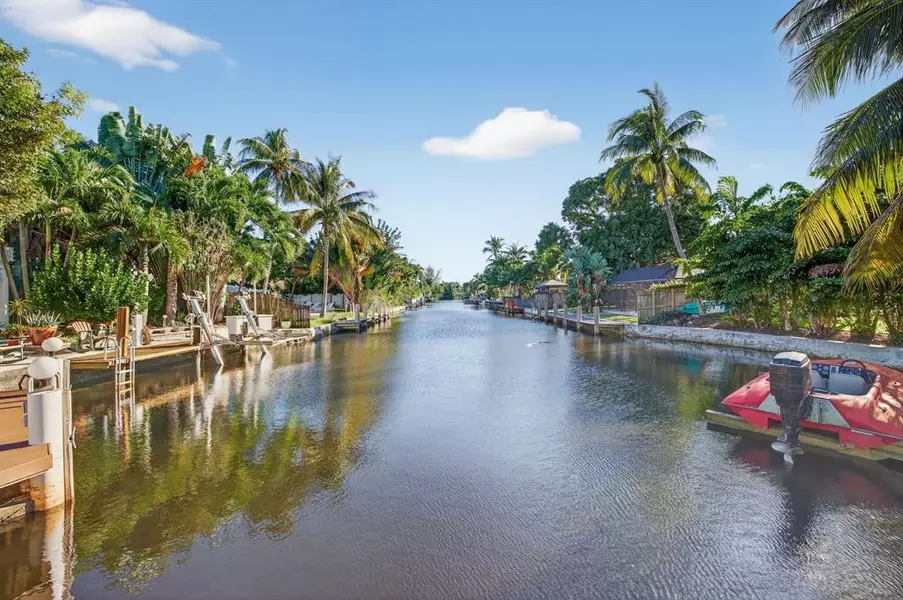 1570 NE 30th Pl, Oakland Park, FL 33334