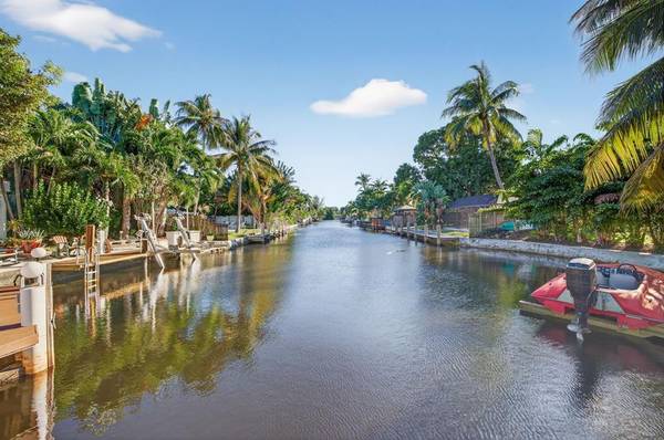 1570 NE 30th Pl, Oakland Park, FL 33334