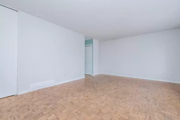 Grande Prairie, AB T8V 3S5,9851 80 AVE