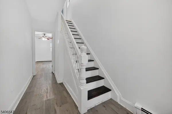 Newark City, NJ 07105,26 Vincent St