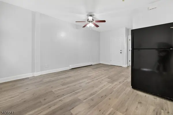 Newark City, NJ 07105,26 Vincent St