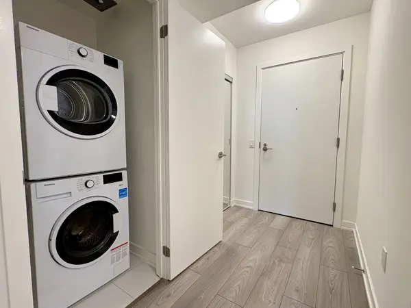 Toronto C10, ON M4P 0E9,120 Broadway AVE #1012N