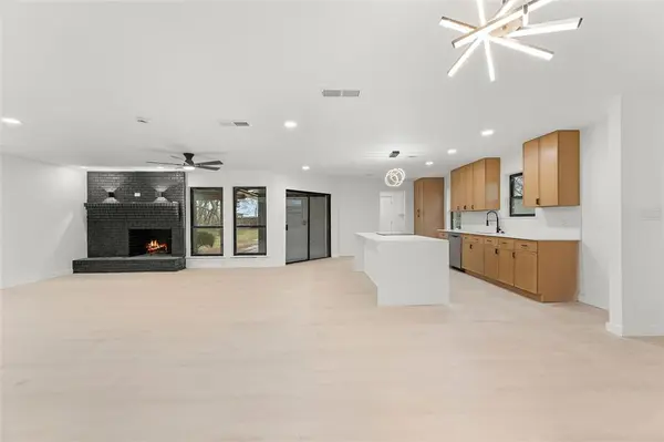 Desoto, TX 75115,328 E Pleasant Run Road