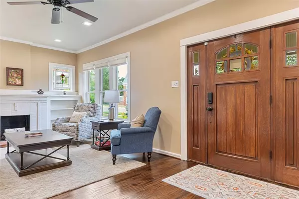 Dallas, TX 75208,932 N Windomere Avenue