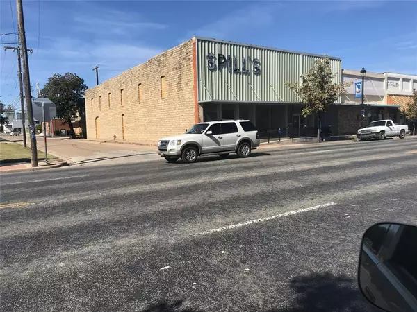 135 S Main Street, Winters, TX 79567