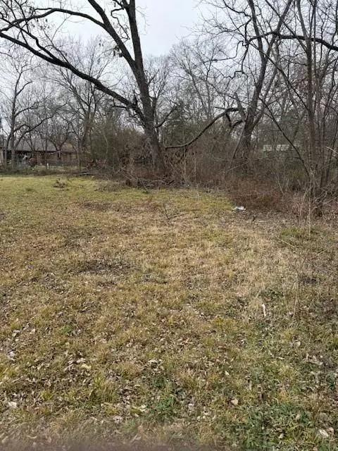 Bonham, TX 75418,818 W 9th Street