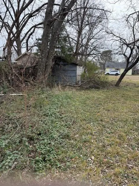 Bonham, TX 75418,818 W 9th Street