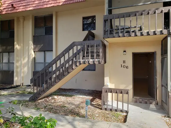 Miami, FL 33179,750 NE 199th St #H-106