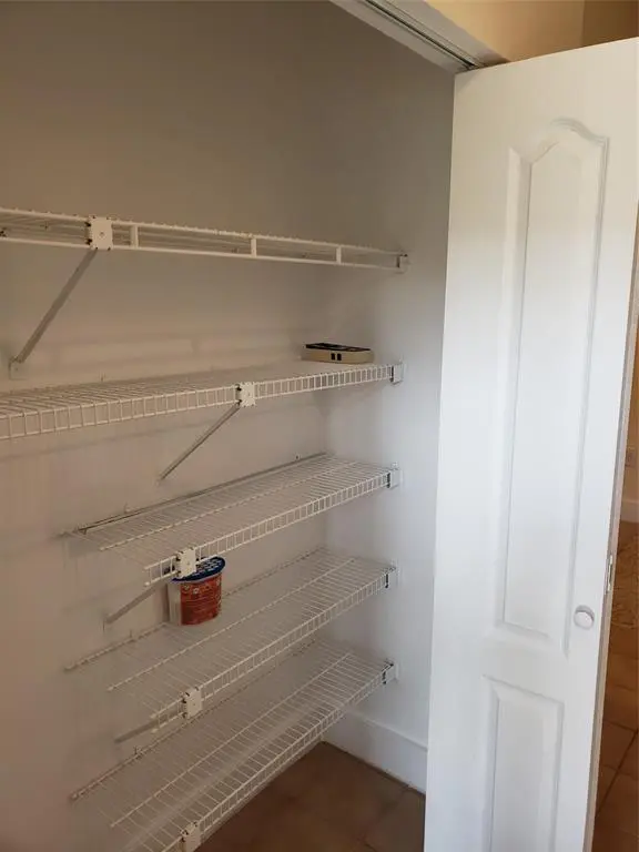 Miami, FL 33179,750 NE 199th St #H-106