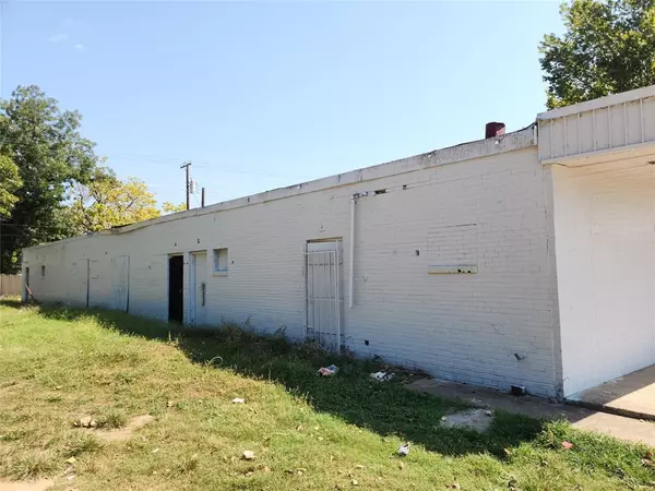 Dallas, TX 75215,4118 Colonial Avenue