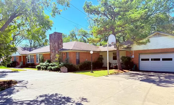 Gainesville, TX 76240,1537 Burns City Road