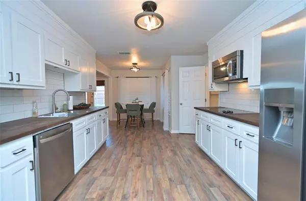 De Cordova, TX 76049,3701 Nocona Drive