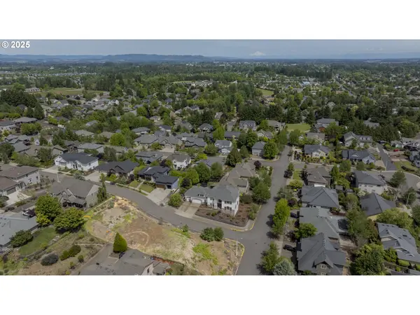 Mc Minnville, OR 97128,2683 NW MT HOOD DR