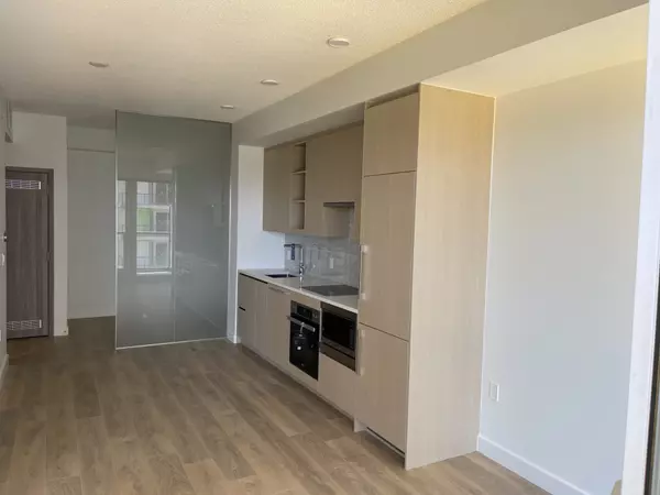 85 McMahon DR #701, Toronto C15, ON M2K 0H1