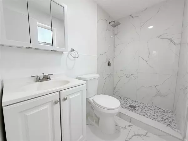 Hollywood, FL 33020,1850 Rodman St #4