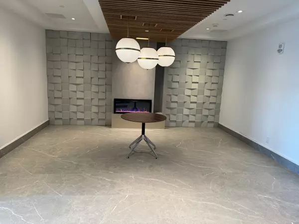 Barrie, ON L4M 7B9,56 Lakeside TER #903