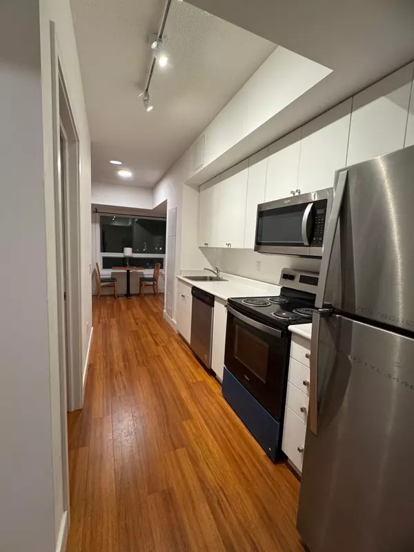 Brantford, ON N3T 2L3,1 Wellington ST #811