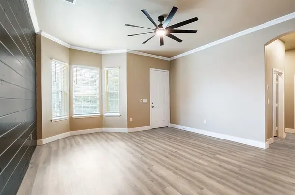 Bonham, TX 75418,413 Henderson Street