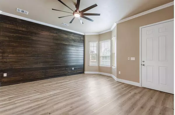 Bonham, TX 75418,413 Henderson Street