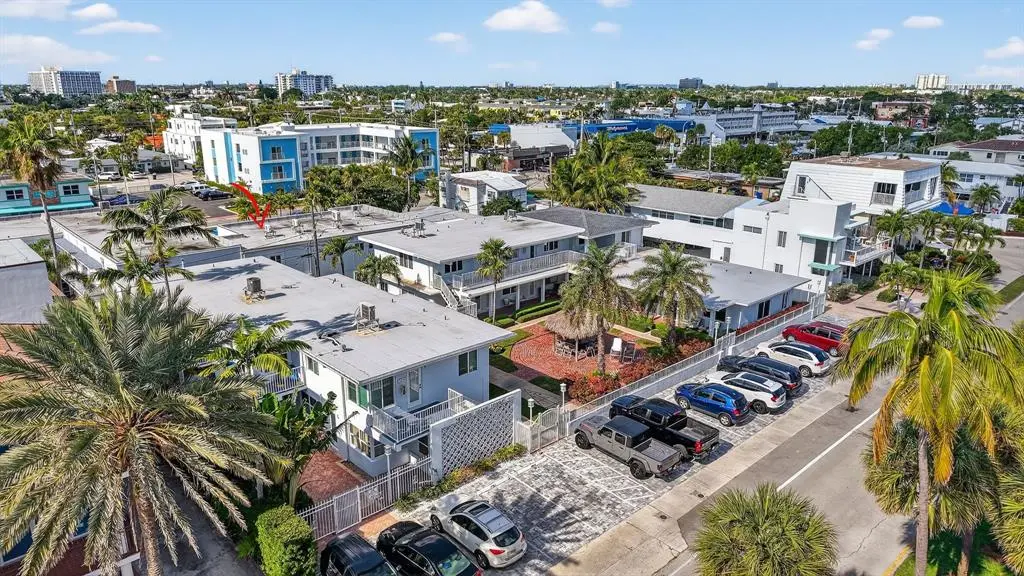 Lauderdale By The Sea, FL 33308,4228 N Ocean Dr #9