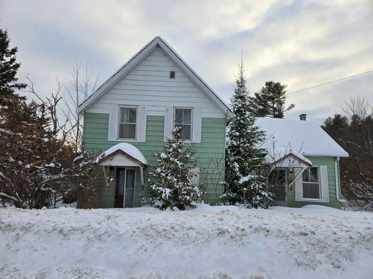 Addington Highlands, ON K0H 1Z0,10118 Highway 41 HWY