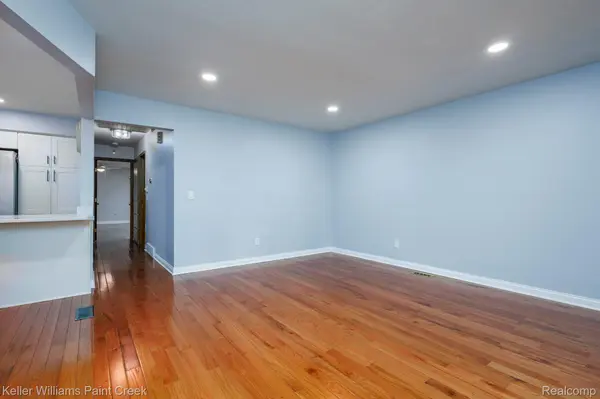 Troy, MI 48085,5190 Babbit DR