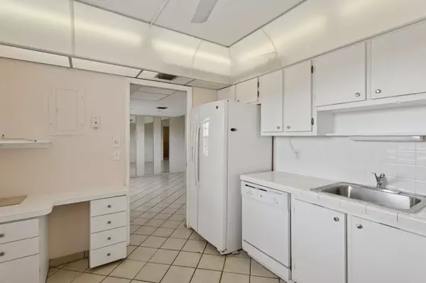 Pompano Beach, FL 33069,3960 Oaks Clubhouse Drive #502