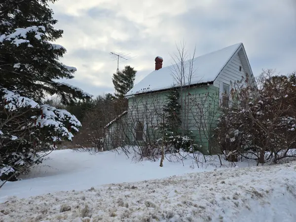 Addington Highlands, ON K0H 1Z0,10118 Highway 41 HWY