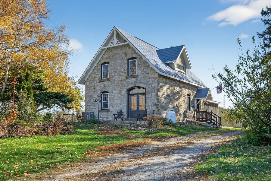 15 Bass RD, Elizabethtown-kitley, ON K0G 1L0