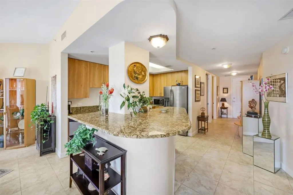 Wilton Manors, FL 33334,2631 NE 14th Ave #200