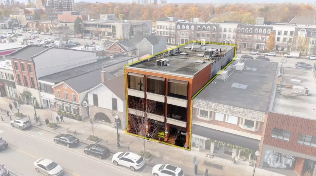 Oakville, ON L6J 1H7,221 Lakeshore RD E