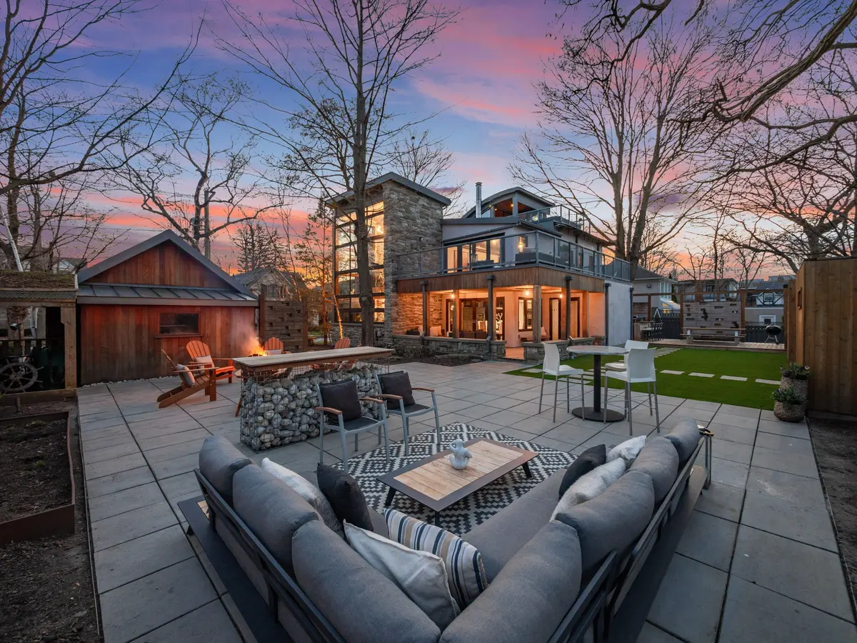 Oakville, ON L6K 3H6,55 Chisholm ST