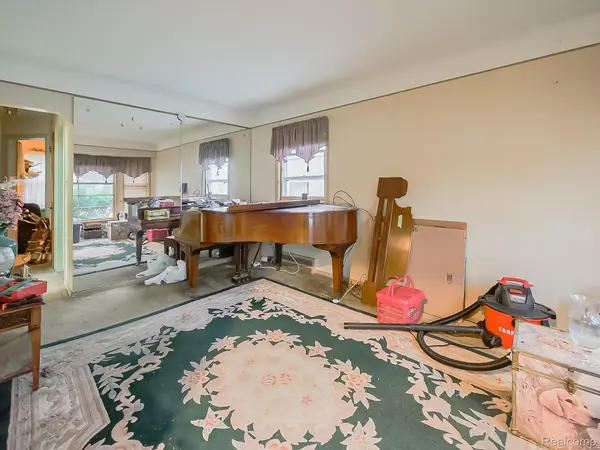 Detroit, MI 48223,15411 Lahser RD