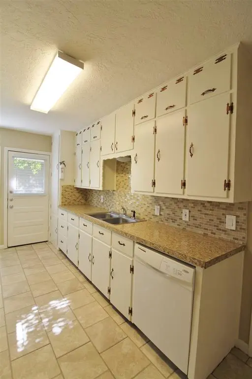 River Oaks, TX 76114,5441 Thomas Lane