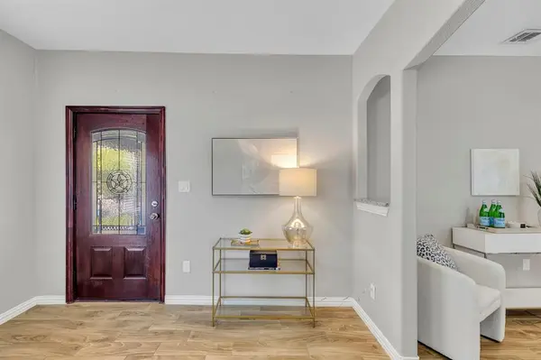 Dallas, TX 75208,925 Brighton Avenue