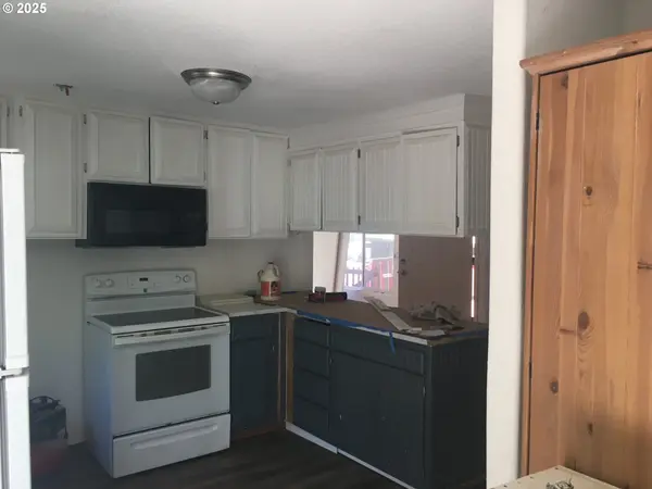 501 S 5TH ST, Springfield, OR 97477