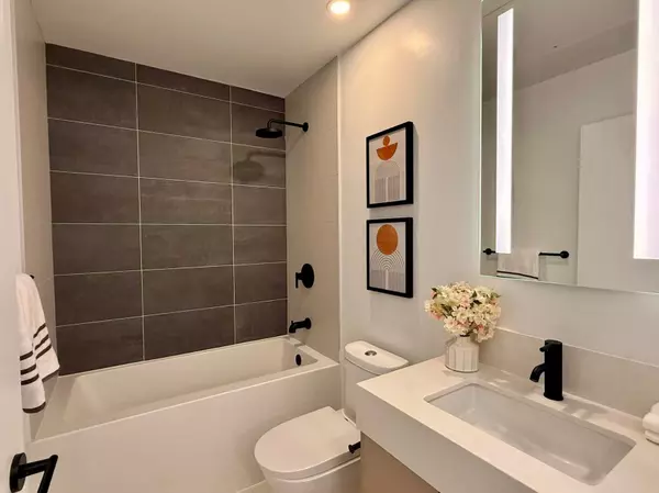 Toronto C08, ON M5B 0E3,308 Jarvis ST #103