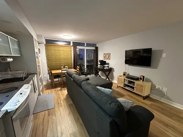 Toronto C01, ON M5V 3Y9,4K Spadina AVE #1215