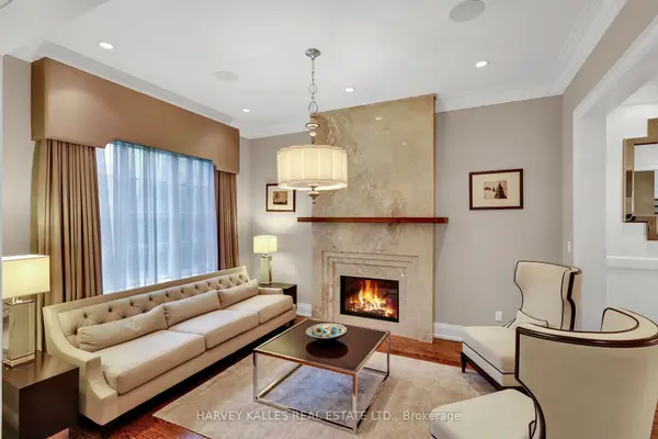 Toronto C02, ON M4V 1T4,62 Heath ST W